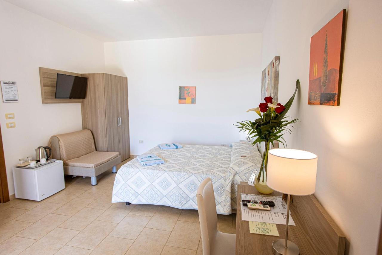Aia Grande Bed & Breakfast Uggiano La Chiesa Dış mekan fotoğraf