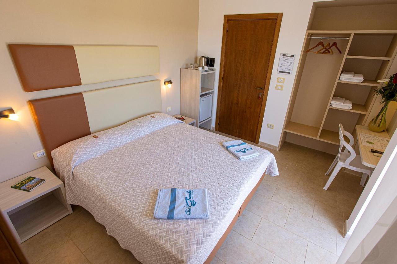 Aia Grande Bed & Breakfast Uggiano La Chiesa Dış mekan fotoğraf