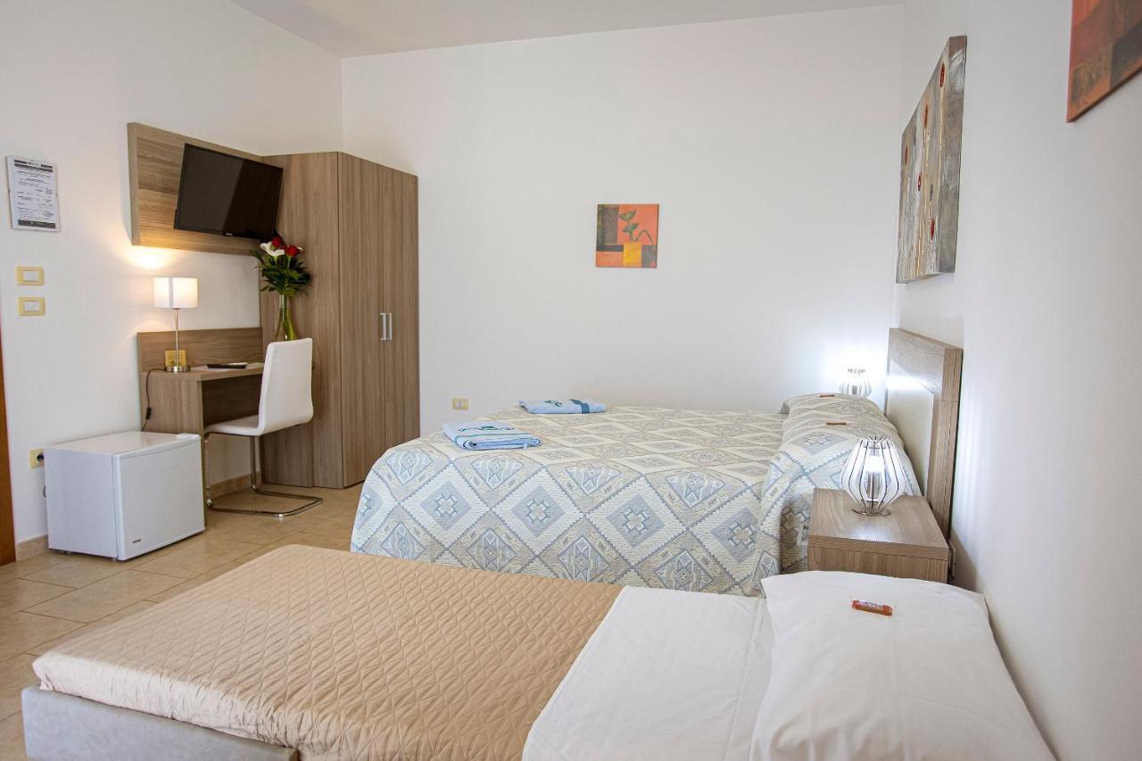 Aia Grande Bed & Breakfast Uggiano La Chiesa Dış mekan fotoğraf