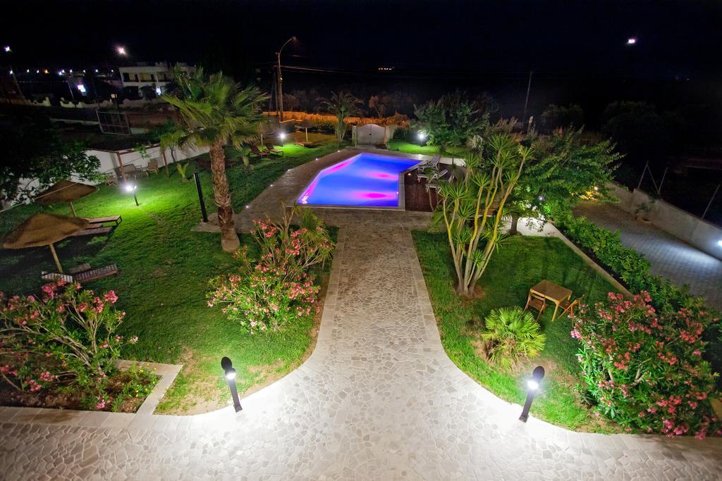 Aia Grande Bed & Breakfast Uggiano La Chiesa Dış mekan fotoğraf