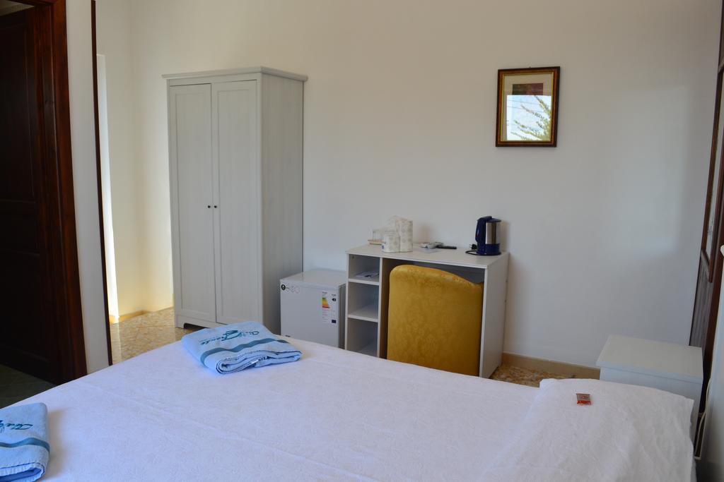 Aia Grande Bed & Breakfast Uggiano La Chiesa Oda fotoğraf