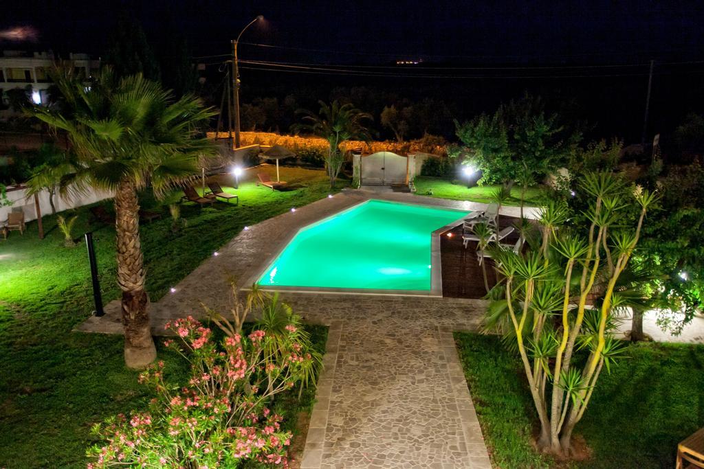 Aia Grande Bed & Breakfast Uggiano La Chiesa Oda fotoğraf