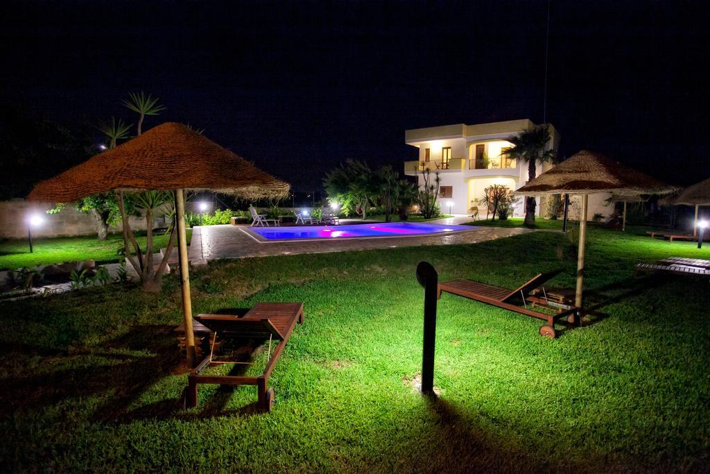 Aia Grande Bed & Breakfast Uggiano La Chiesa Dış mekan fotoğraf