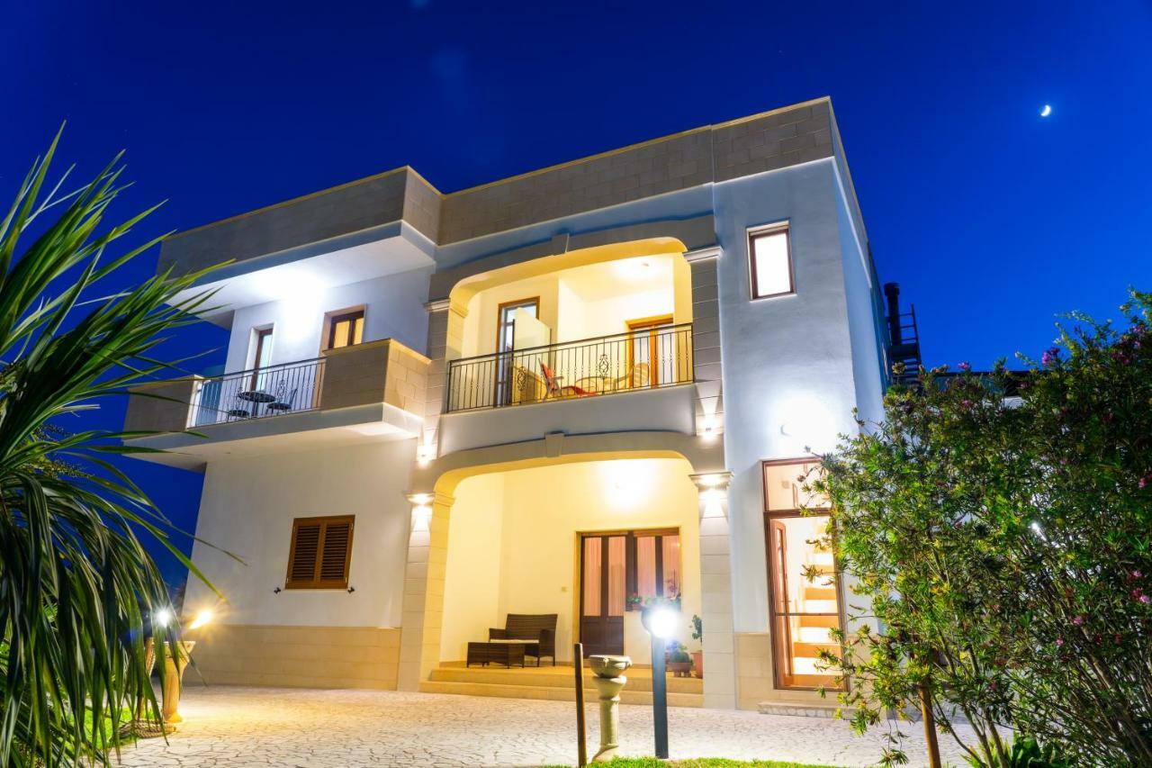 Aia Grande Bed & Breakfast Uggiano La Chiesa Dış mekan fotoğraf